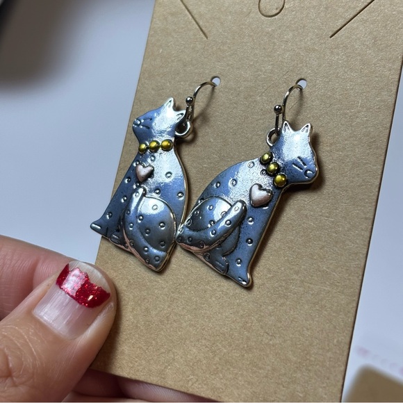 Vintage-Inspired Silvertone Cat Dangle Earrings, Women’s Fashion Cat Earrings - Picture 3 of 6